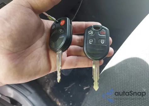 2010 Ford Escape Xlt из США, поврежденный, VIN 1FMCU0DG7AKA53658